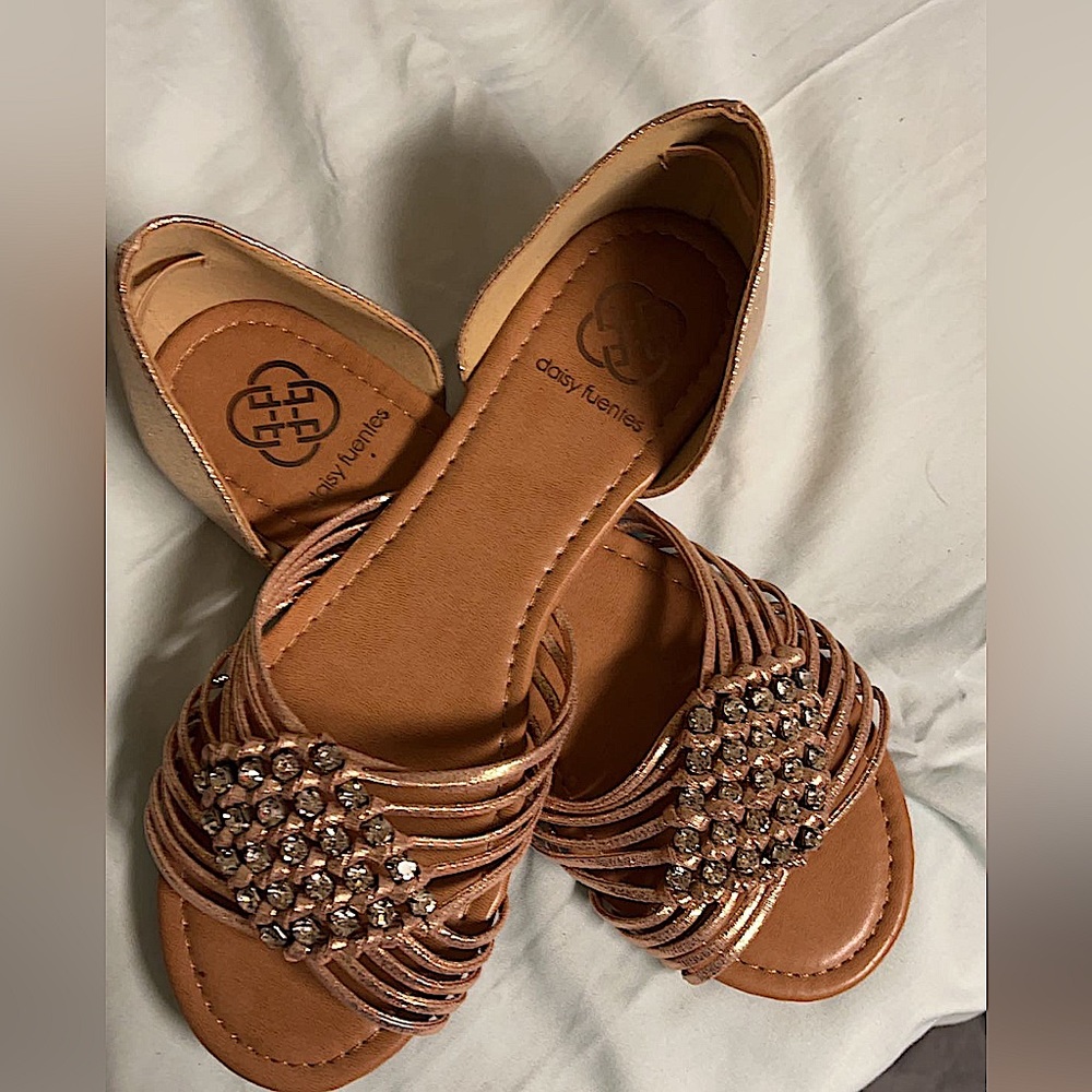 Daisy Fuentes Rose Gold sandals